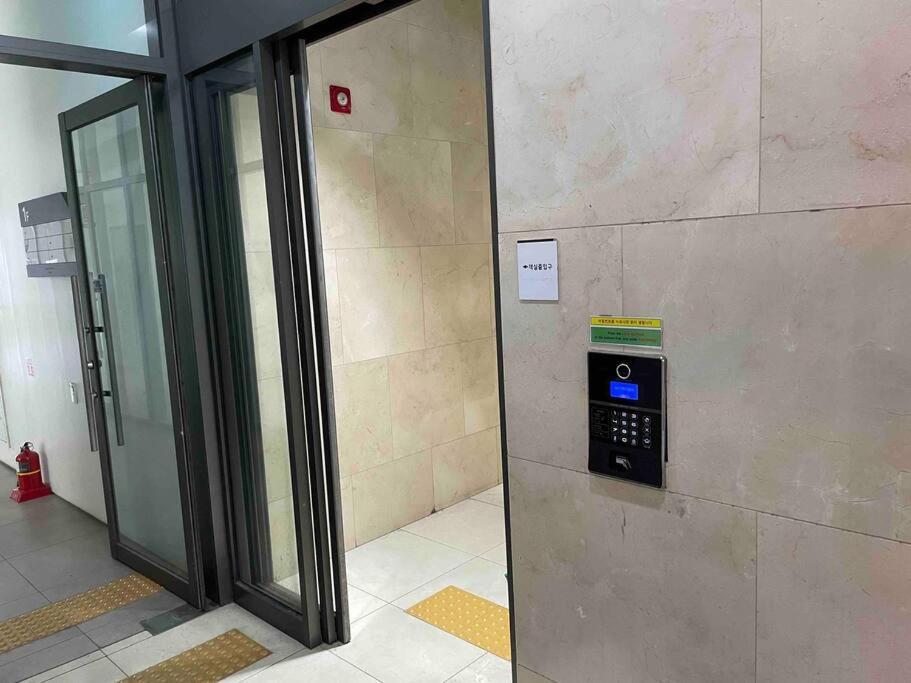 Apartemen The Share Myeongdong High Floor & Free Gym #subway Station 3min #myeongdong 10min Seoul